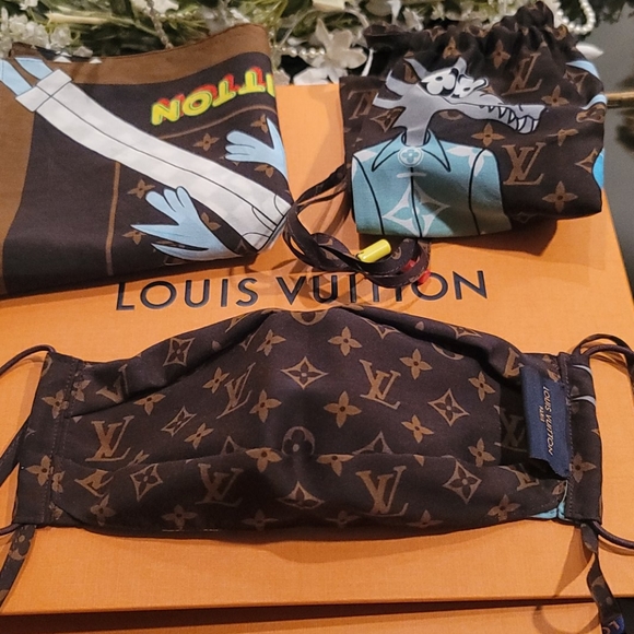 SOLD Louis Vuitton Friends Mask/Bandana - Picture 2 of 11